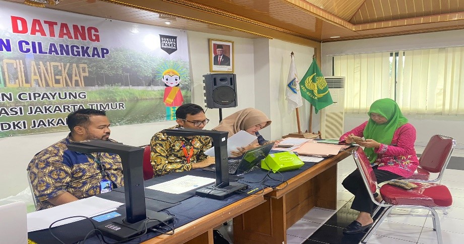 Pelaksanaan Layanan Arsip Keluarga (Restorasi dan Digitalisasi Arsip Keluarga / LASIGA) di Kelurahan Cilangkap tanggal 26-27 Juni 2024 #3