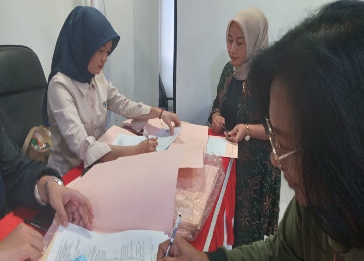 Pelaksanaan Layanan Arsip Keluarga (Restorasi dan Digitalisasi Arsip Keluarga/LASIGA) di Kelurahan Jatinegara 24-25 Juni 2024 #3