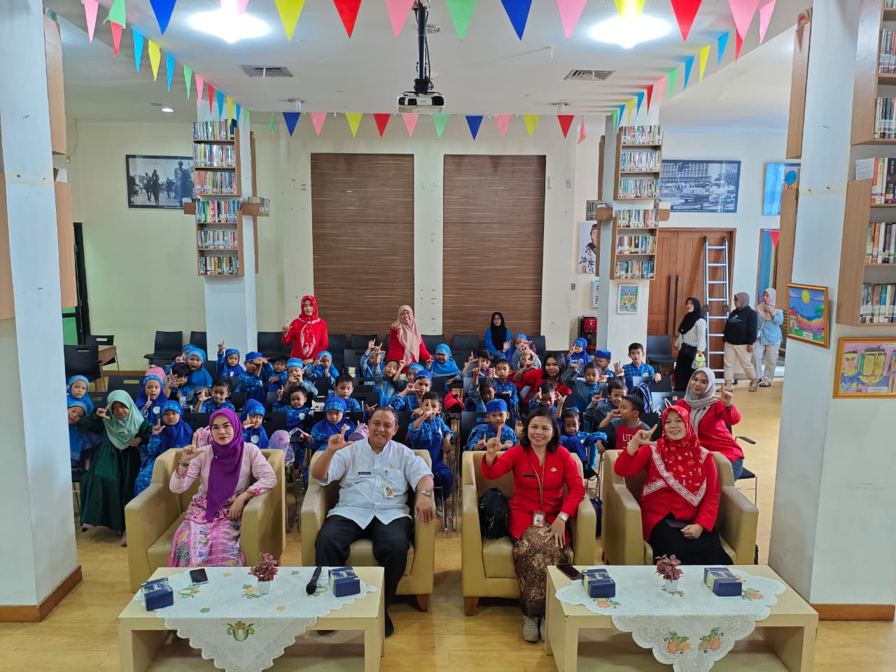 Ketupat Betawi Bersama TKN Johar Baru 01: Merayakan Hari Dongeng Sedunia Lewat Wisata Literasi yang Menyenangkan