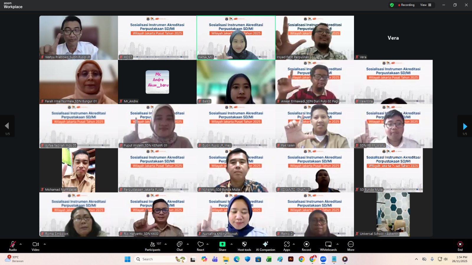 Peserta Bertanya kepada Narasumber