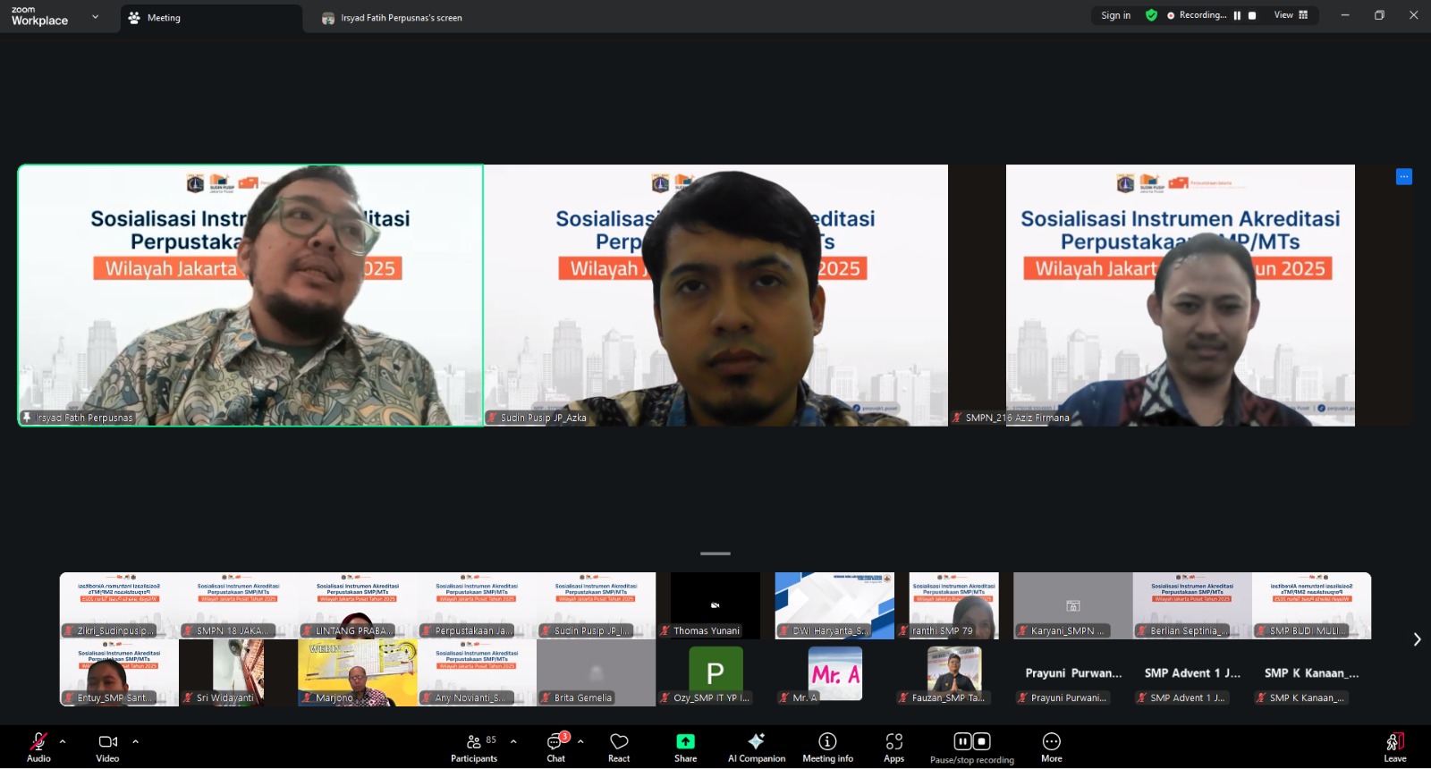 Peserta Bertanya kepada Narasumber