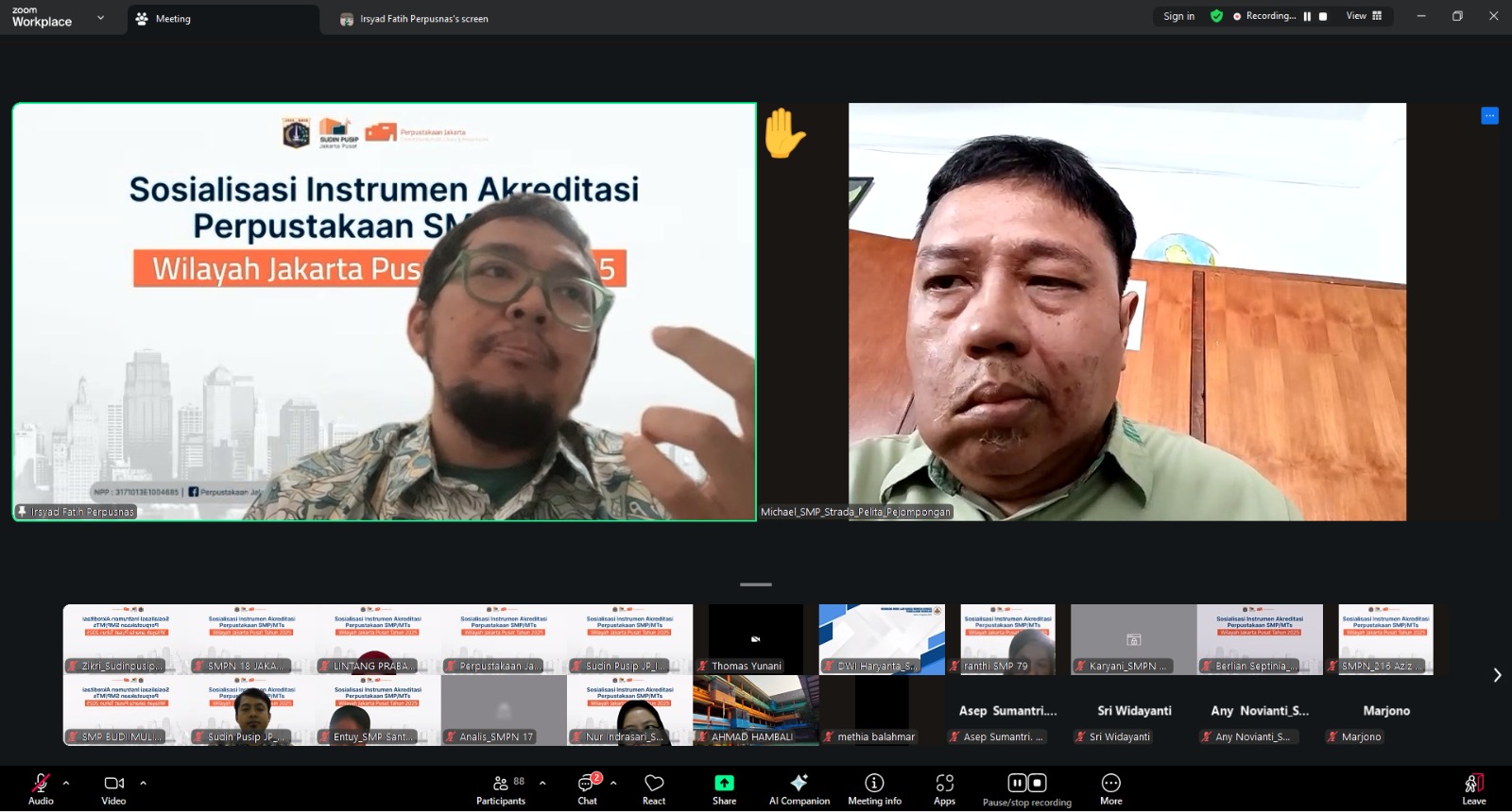 Peserta Bertanya kepada Narasumber