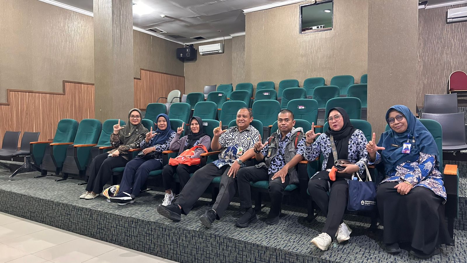 Kunjungan ke Ruang Theater di Lantai 1