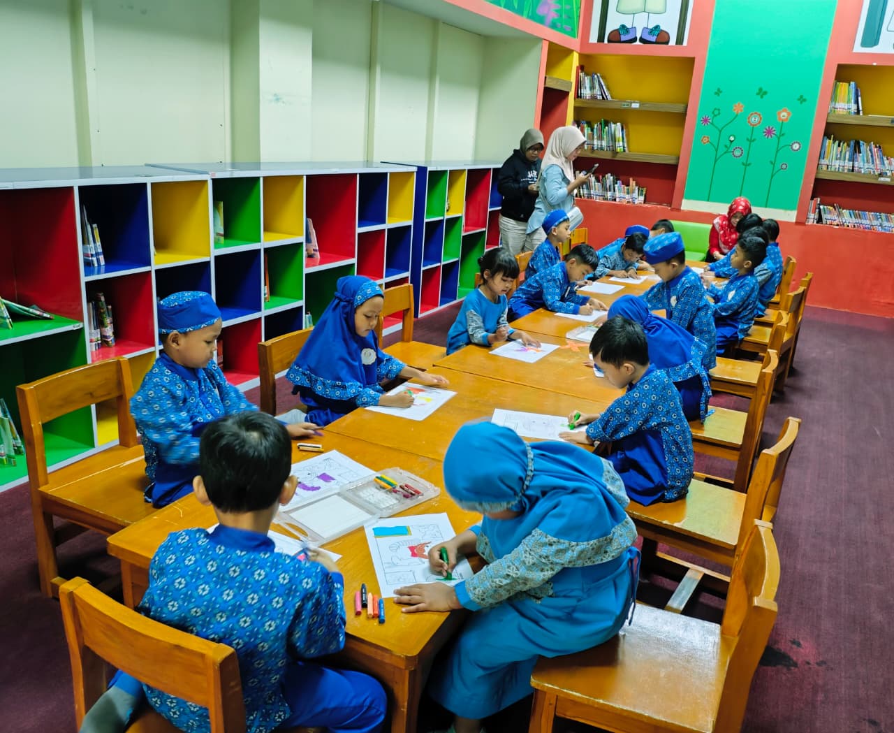 Aktivitas Mewarnai Bertema Dongeng