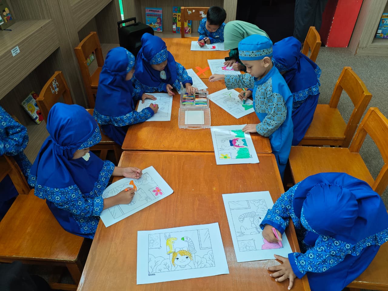 Aktivitas Mewarnai Bertema Dongeng